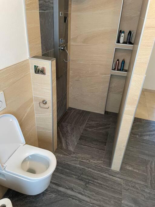 Moderne Wohnung Mit Stil Gross Gerungs Eksteriør billede